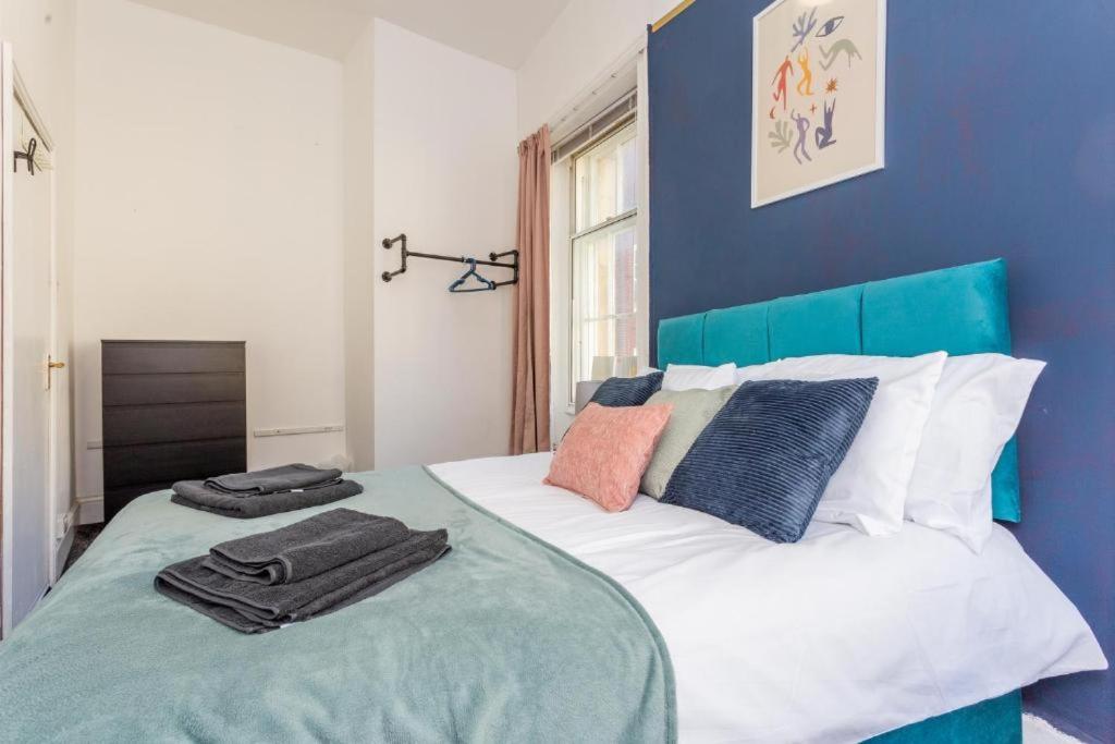 Newcastle'S Most Central Apartment - Sleeps 10 エクステリア 写真