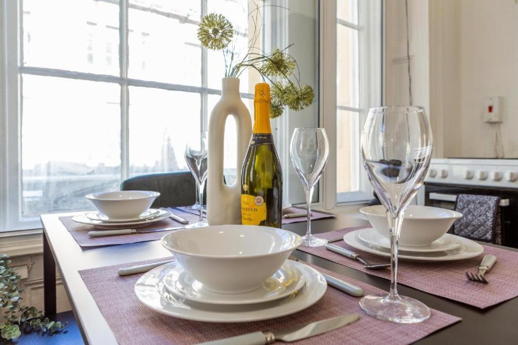 Newcastle'S Most Central Apartment - Sleeps 10 エクステリア 写真