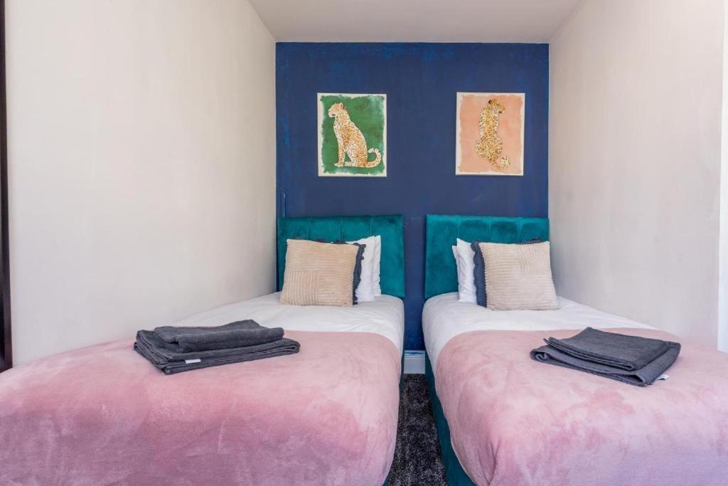 Newcastle'S Most Central Apartment - Sleeps 10 エクステリア 写真