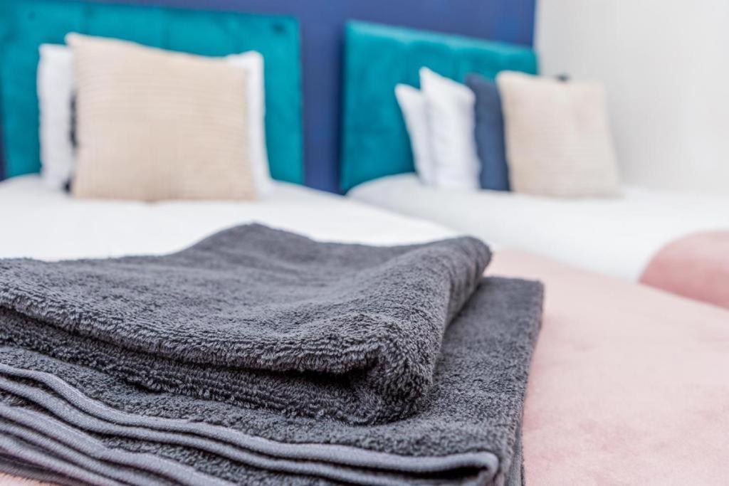 Newcastle'S Most Central Apartment - Sleeps 10 エクステリア 写真