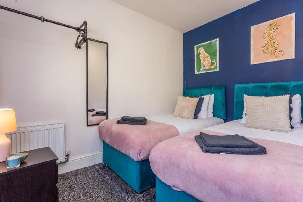 Newcastle'S Most Central Apartment - Sleeps 10 エクステリア 写真