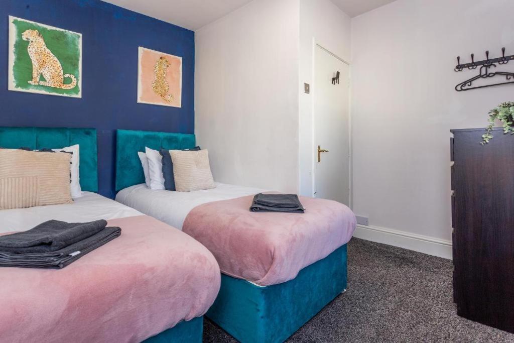Newcastle'S Most Central Apartment - Sleeps 10 エクステリア 写真